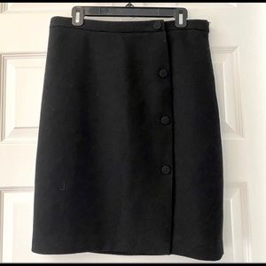 Reiss black skirt with side buttons. New never worn. Size 6